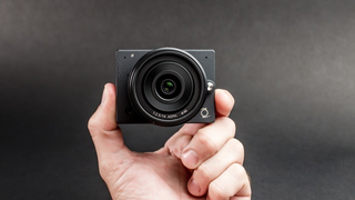 Esta es la cámara 4K más pequeña del mundo con objetivo intercambiable